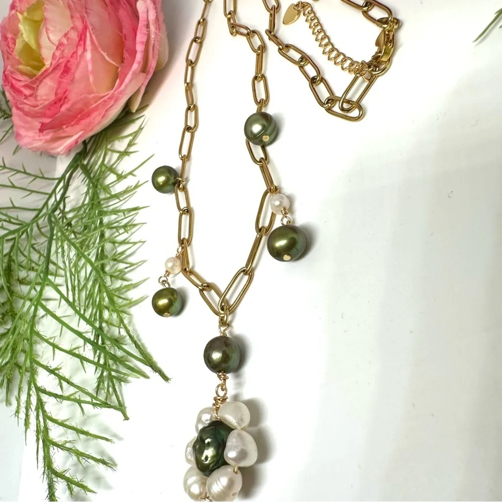 NEW⚜️Freshwater Pearl Flower Charm Necklace